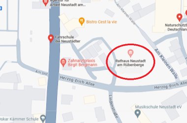 Screenshot eines Kartenausschnittes der Neustädter Innenstadt. der Standort des neuen Rathauses ist mit einem roten Kasten markiert.