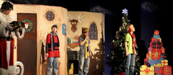 Anreißerbild_Theater_Die drei Fragezeichen Szenenbild Die Drei Fragezeichen © TKK Neustadt