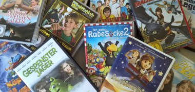Titelbild Mobiles Kino: Foto von verschiedenen Filmtiteln