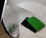 Fotostudio-Set mit Beleuchtung, Greenscreen und weißem und schwarzem Hintergrund