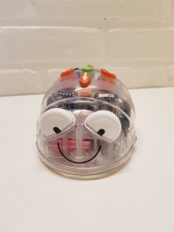 Käferförmiger kleiner Roboter