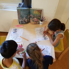 Die Kinder malen zum Buch "Frieda Gorilla"