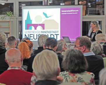 Teilnehmende am Innenstadtforum 