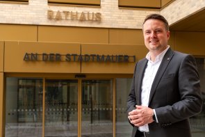 Portraitbild Bürgermeister Dominic Herbst