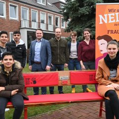 Ahmed und Aras Alebid, Mahmud Albrjas,  Bürgermeister, Dominic Herbst,  sowie André Tantzscher, Inga Heidemann, Mirjam Pfennig und Melissa Depping (v.l.n.r.)