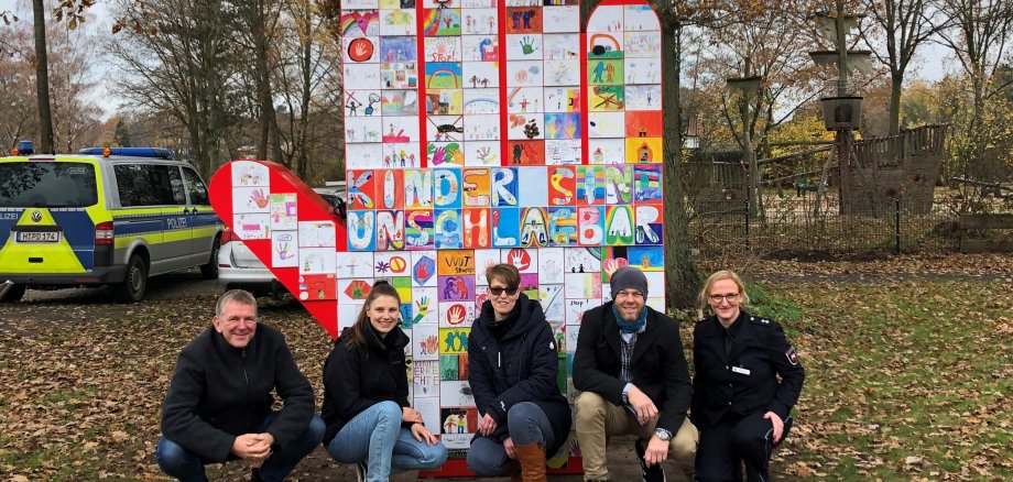 Mitglieder des Runden Tischs gegen häusliche Gewalt (v.l.n.r. Tim Kröger, Melissa Depping, Inga Heidemann, André Tantzscher, Pamela Hoffmann)