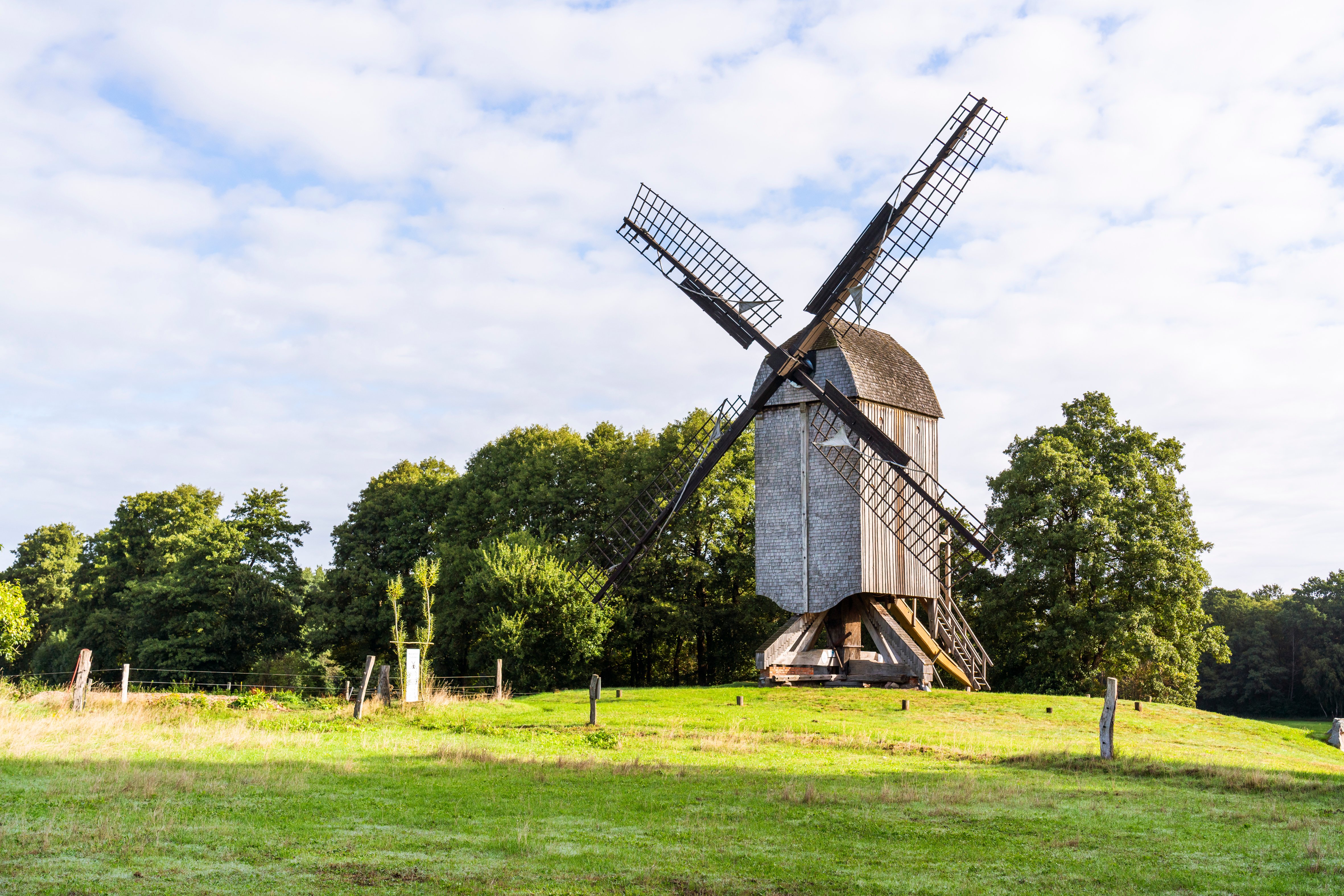 Blick auf die Bockwindmühle in Dudensen