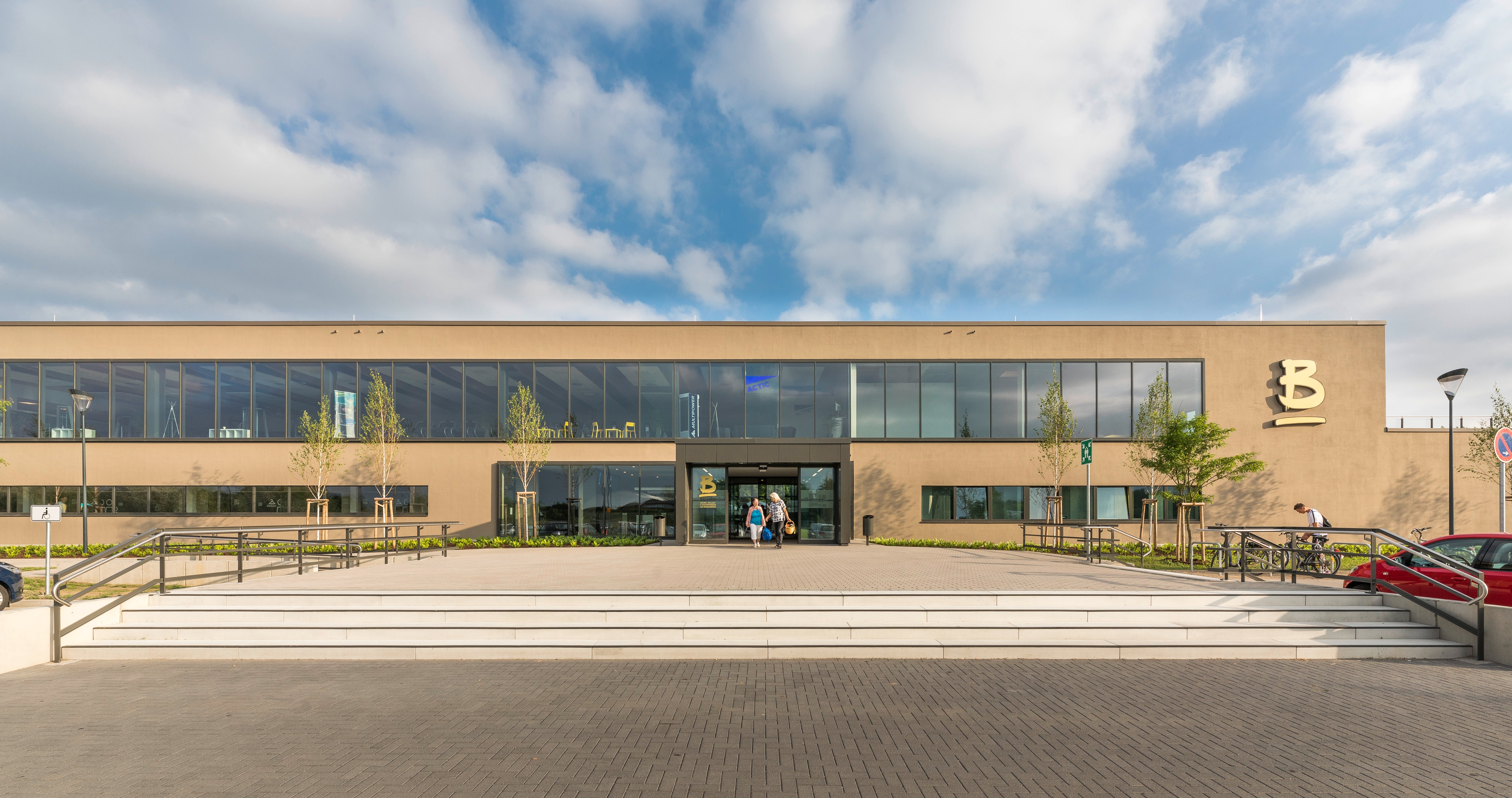 Frontalansicht auf das Balneon in Neustadt a. Rbge.