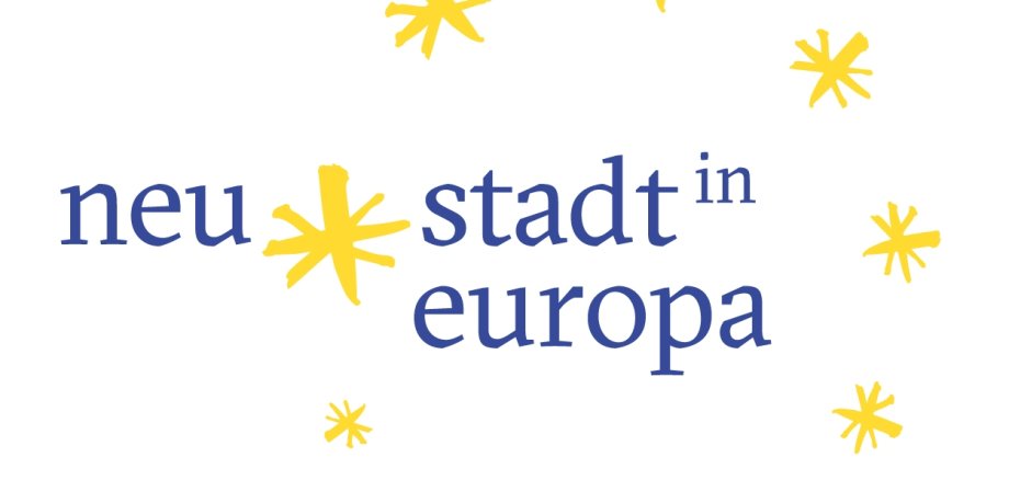 Logo Neustadt in Europa Logo Neustadt in Europa. gelbe Sterne im Kreis auf weißem Hintergrund. in blauer Schrift Neustadt in Europa