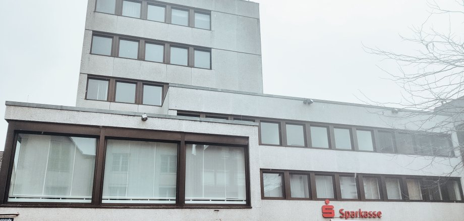 Sparkassengebäude Marktstraße Neustadt Blick auf die Vorderseite des Sparkassengebäudes an der Marktstraße