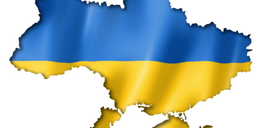 kartografischer Umriss der Ukraine in den Landesfarben blau-gelb eingefärbt