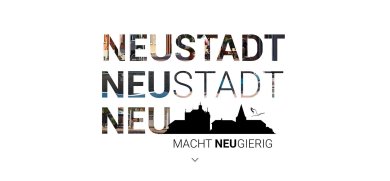 Neustadt macht NEUgierig kaufinNEUstadt.de Keyvisual Logo mit Neustadt-Schriftzug und Stadtsilouette hinterlegt mit Fotografien der Innenstadt