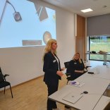 v.l.n.r. Martina Johannes, Gleichstellungsbeauftragte Stadt Neustadt a. Rbge., und Lara Nass, Geschäftsführerin Nass GmbH v.l.n.r. Martina Johannes, Gleichstellungsbeauftragte Stadt Neustadt a. Rbge., und Lara Nass, Geschäftsführerin Nass GmbH